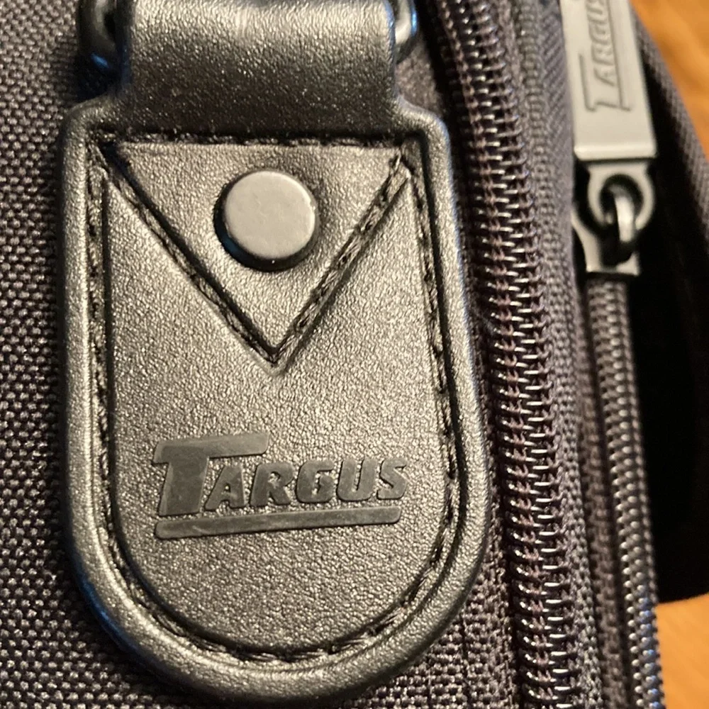 Targus, Softside briefcase, laptop, overnighter.